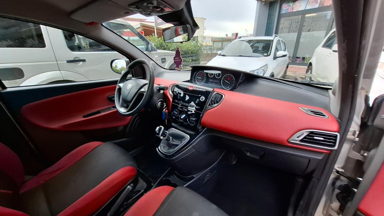 Lancia Ypsilon 0.9 TwinAir 85 CV 5 porte Metano Ecochic Gold