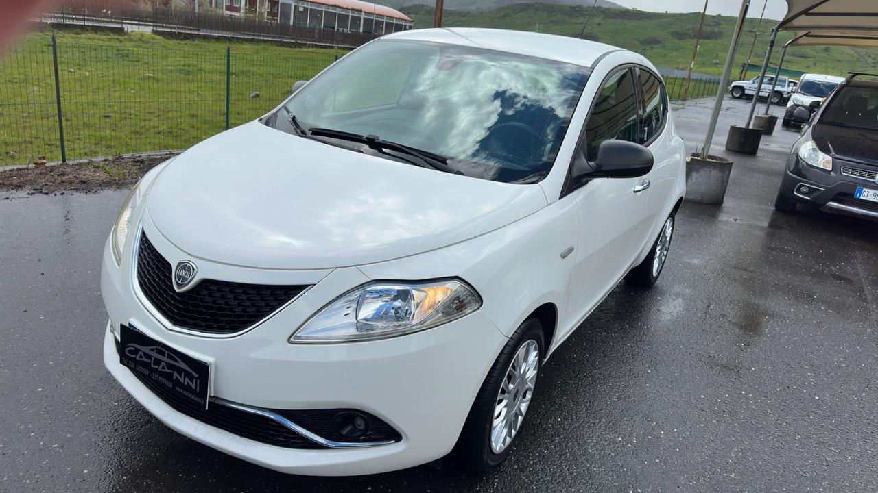 Lancia Ypsilon 1.3 MJT 16V 95 CV 5 porte S&S Silver