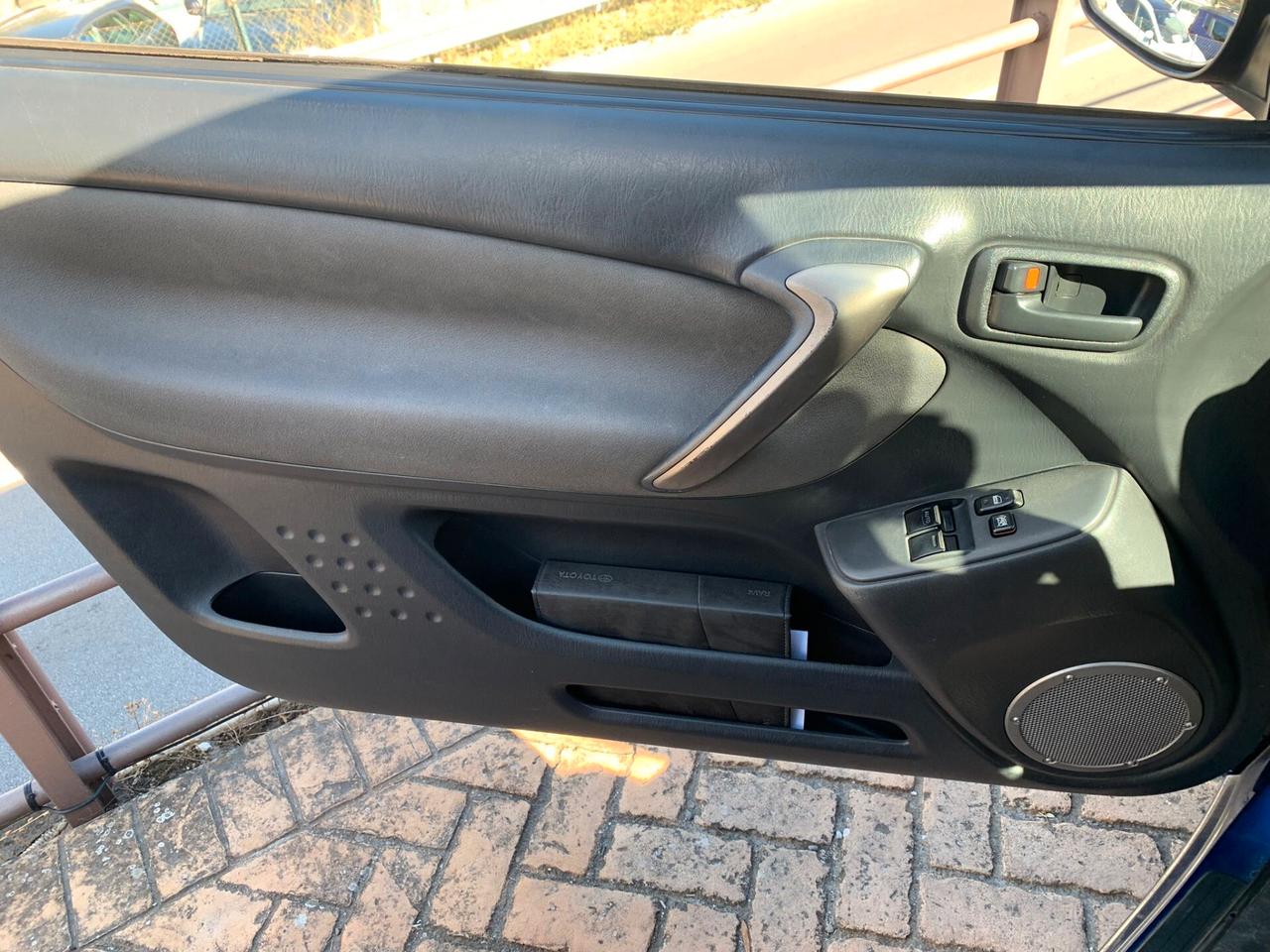 Toyota RAV 4 RAV4 2.0 Tdi D-4D cat 3 porte Sol