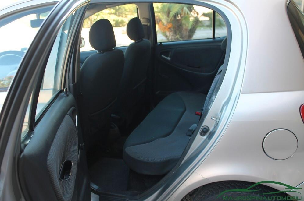 Toyota Yaris 1.3 BENZINA 35000 KM