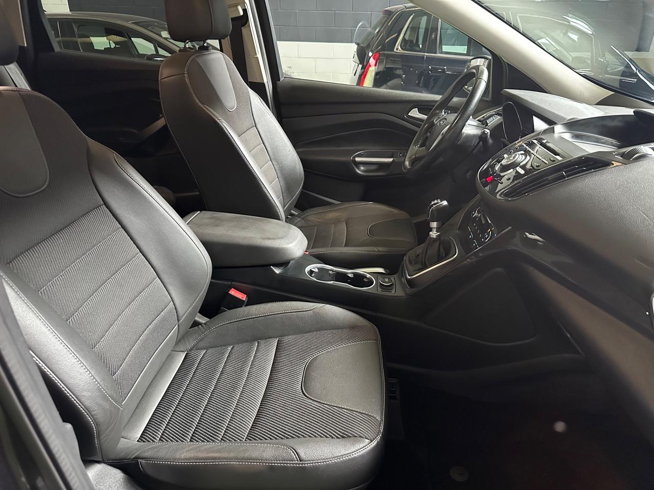 Ford Kuga 2.0 TDCI 140 CV 4WD Titanium NAVI-TELECAMERA