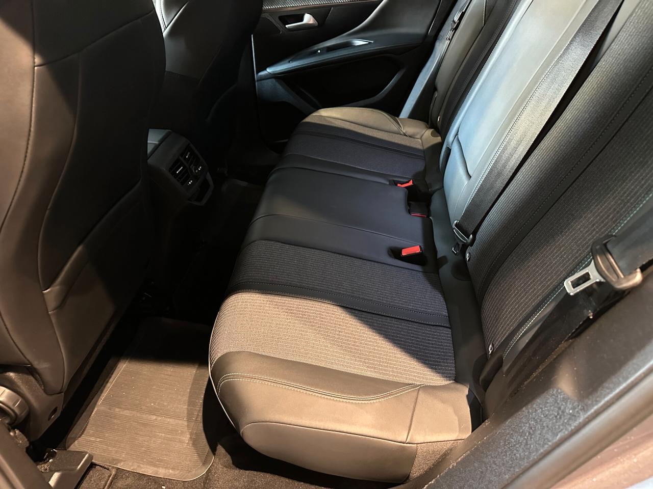 Peugeot 3008 BlueHDi 130 S&S EAT8 Allure Pack