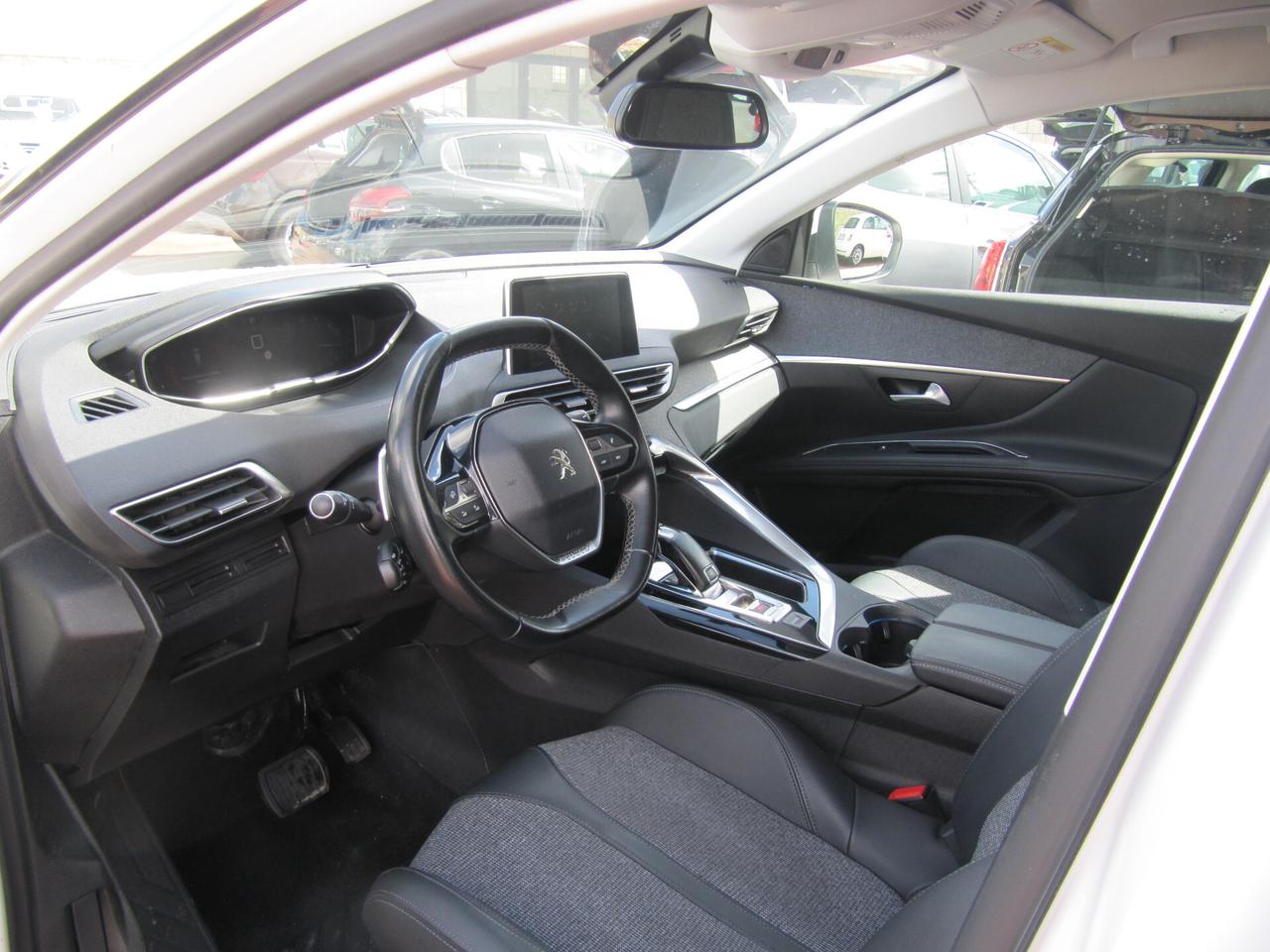 Peugeot 5008 BlueHDi 130 S&S EAT8 Allure - automatico
