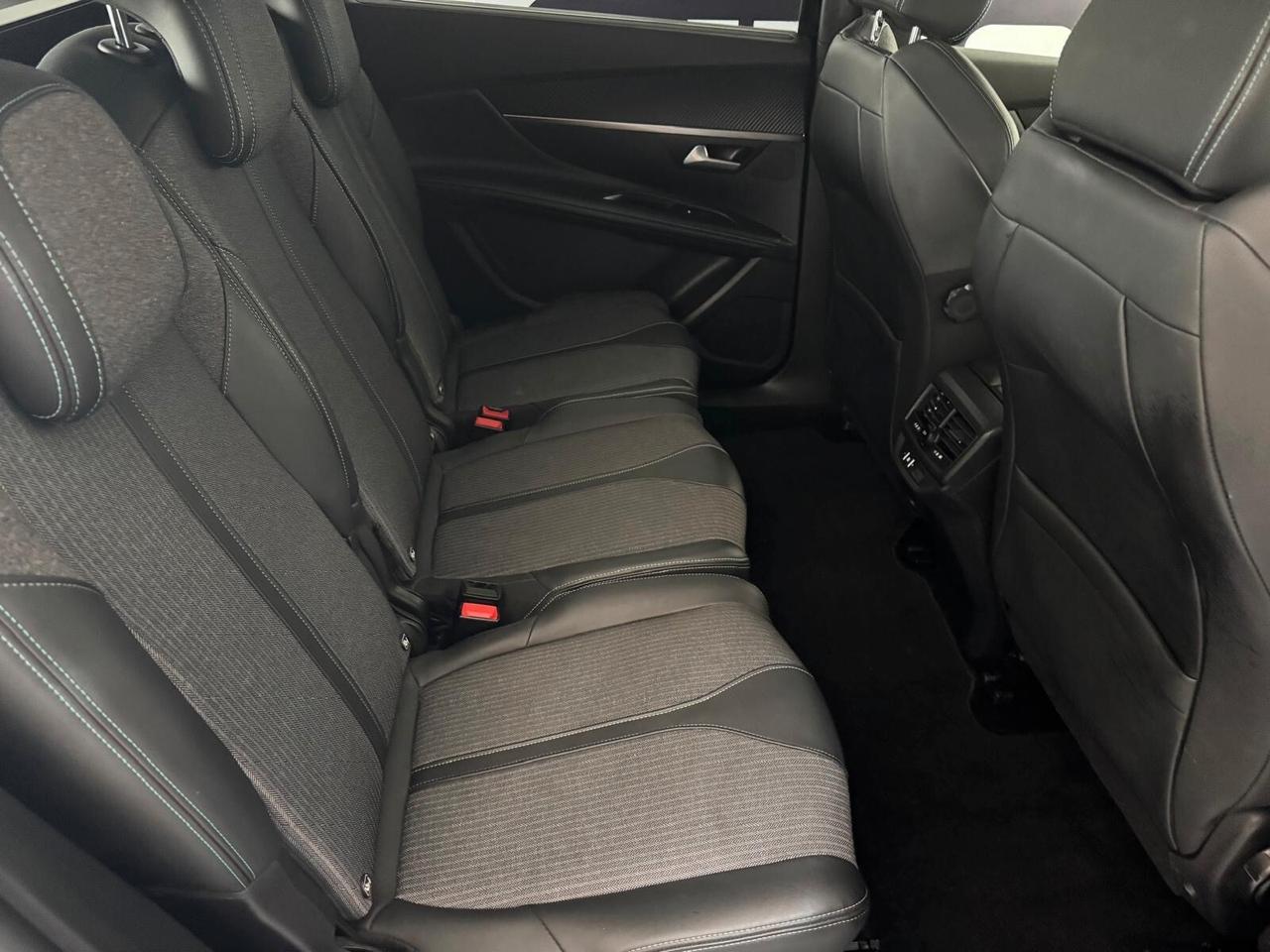 Peugeot 5008 Allure Pack 7 POSTI