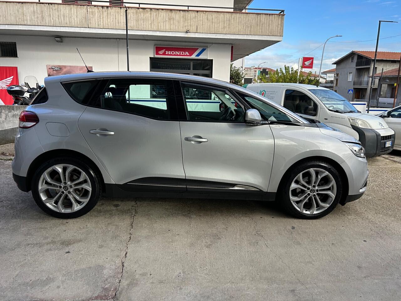 RENAULT SCENIC 1.5 DCI 110 CV FULL “COME NUOVA”!!!!!