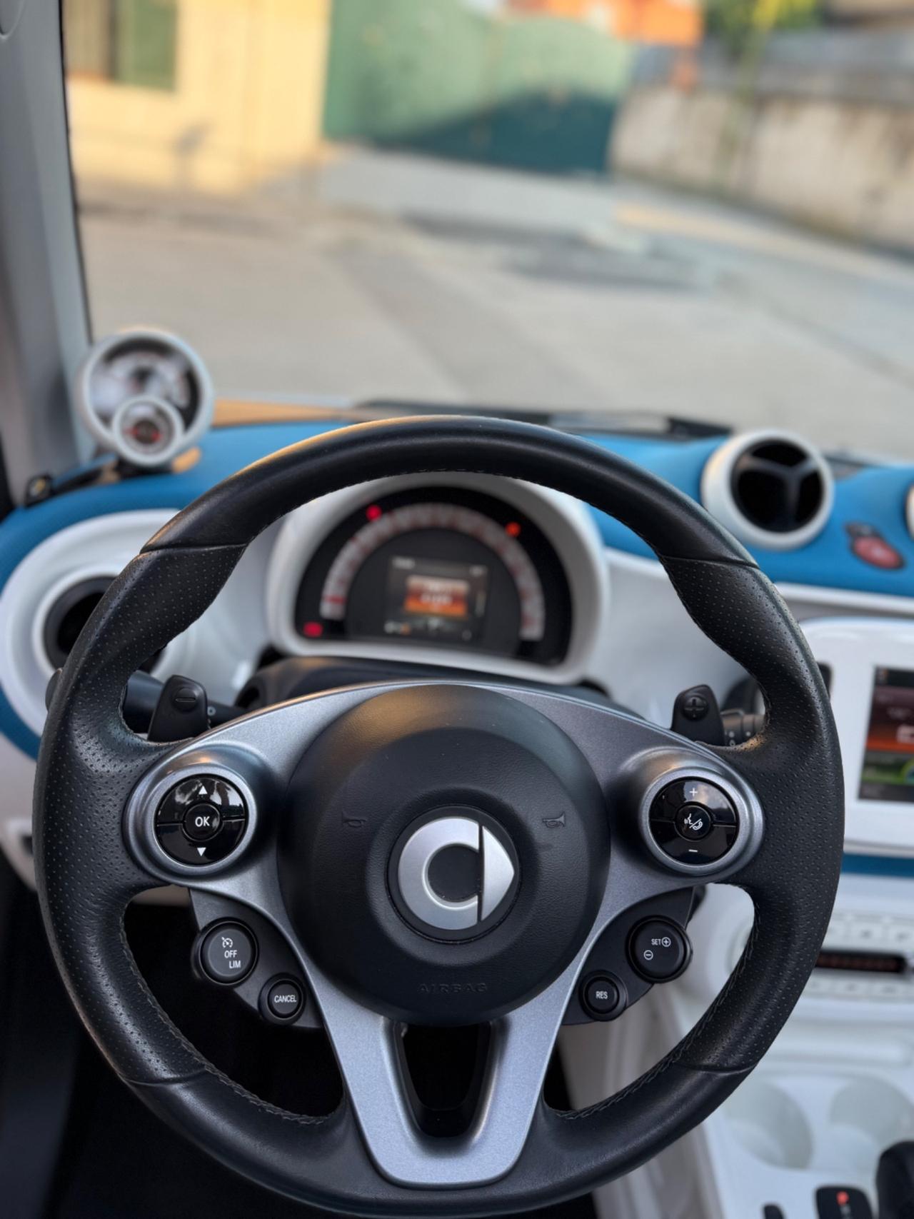 Smart ForTwo 90 0.9T twinamic cabrio Urbanrunner Proxy