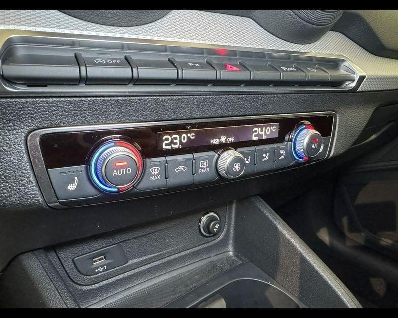 Audi Q2 30 TFSI Business Advanced