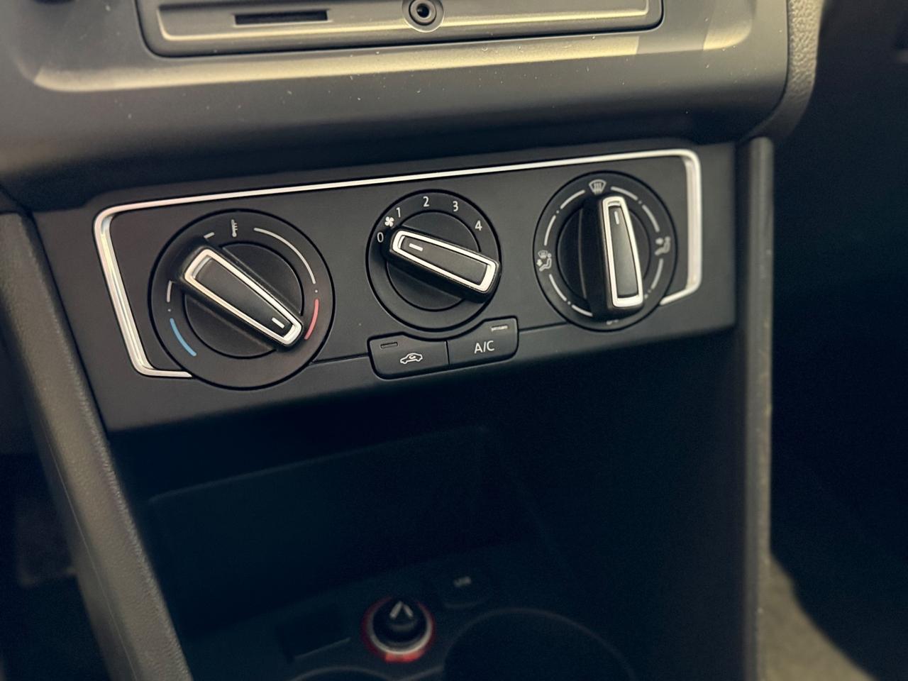 Volkswagen Polo - 2015 1.4 TDI 75 CV