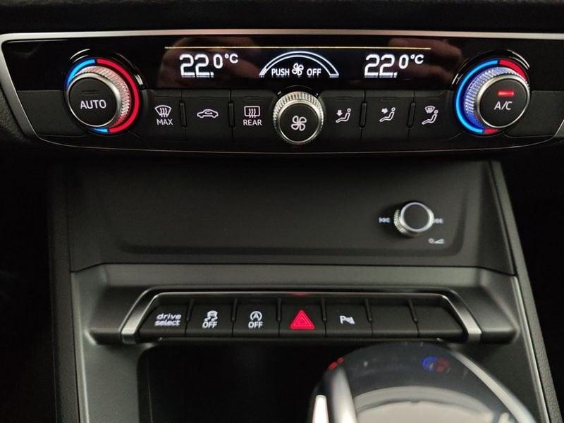 Audi Q3 SPB 40 TDI quattro S tronic Identity Black