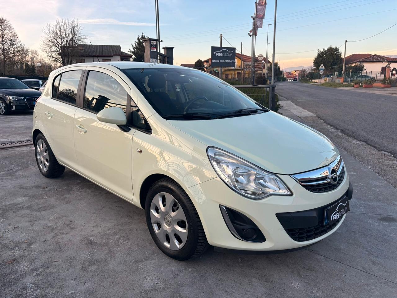 Opel Corsa 1.2 5 porte Cosmo