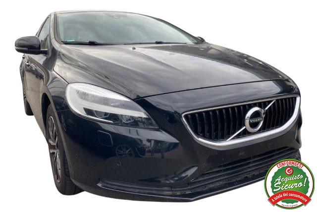 VOLVO V40 D3 Momentum