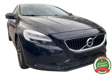 VOLVO V40 D3 Momentum