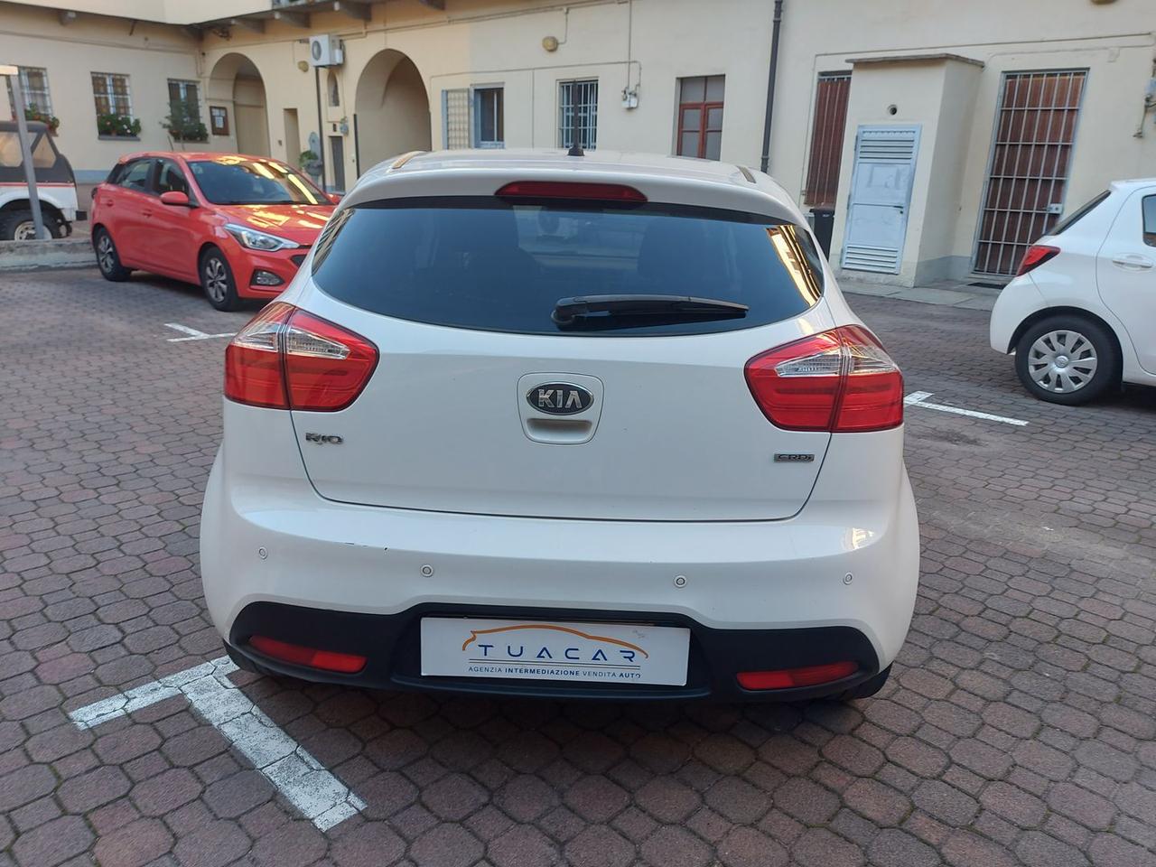 Kia Rio 1.4 crdi 90 cv neopatentati