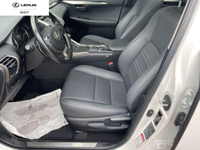 Lexus NX 300H 2.5 PREMIUM 4WD CVT
