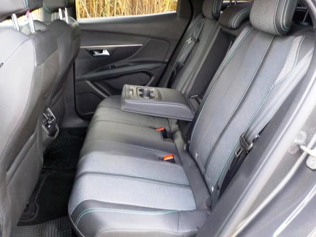 Peugeot 3008 Hybrid 136 e-DCS 6 Allure Pack