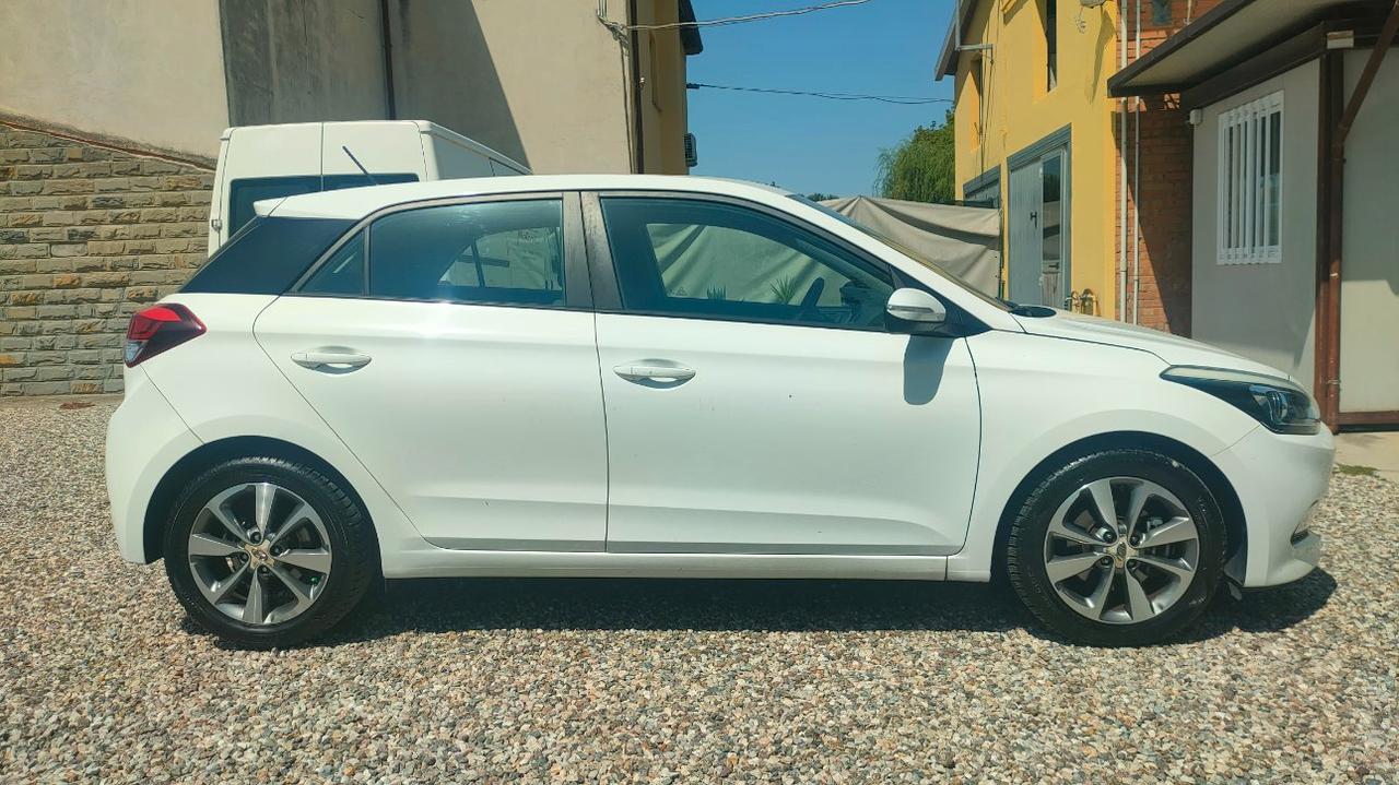 Hyundai i20 5 Porte 1.1 crdi Comfort 75cv