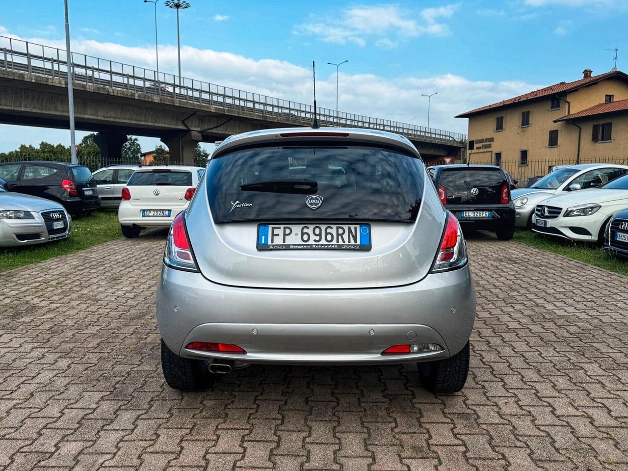 Lancia Ypsilon 1.2 69 CV 5 porte Platinum OK NEOPATENTATI