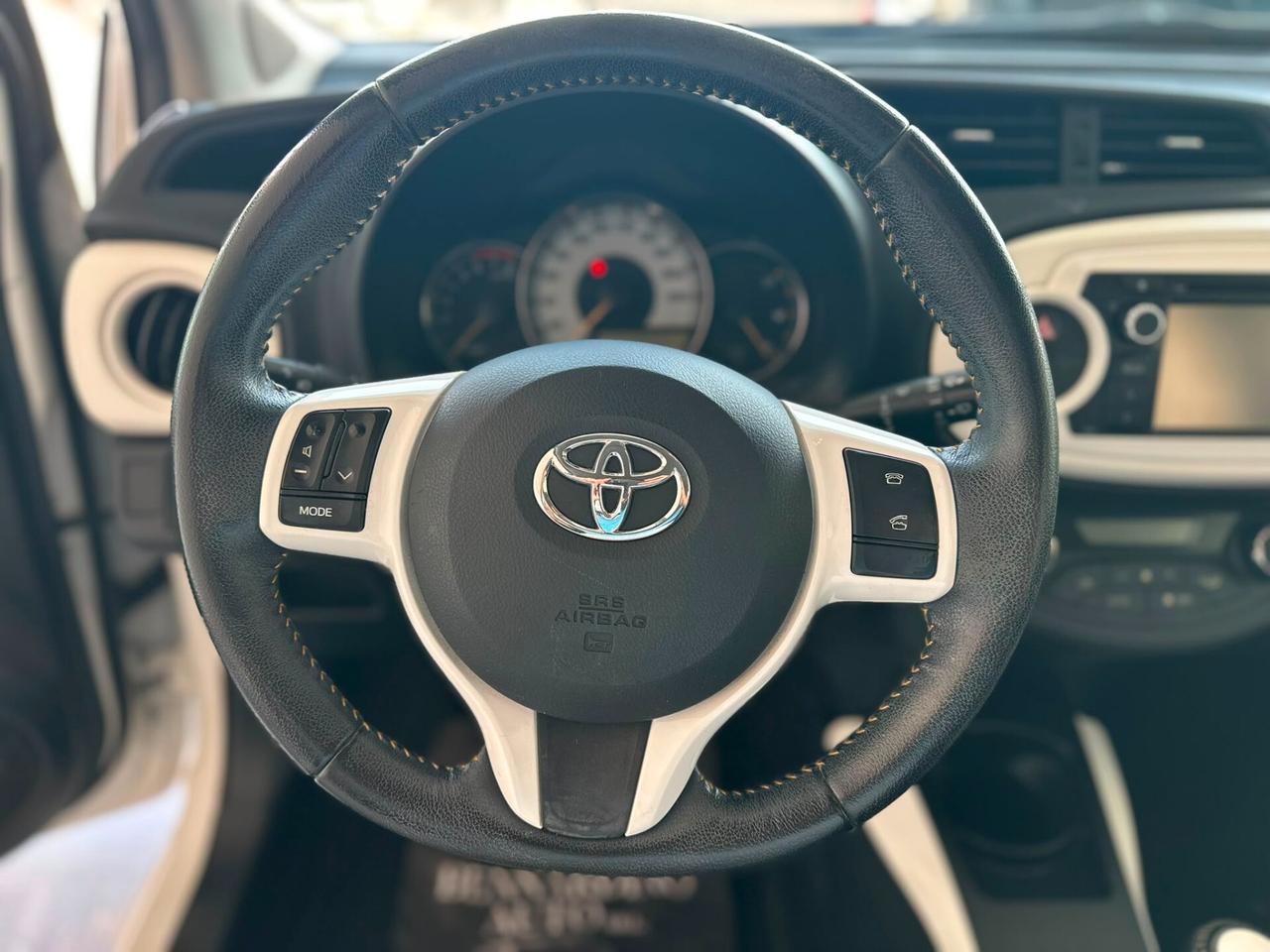 Toyota Yaris 1.0 5 porte Lounge 2014