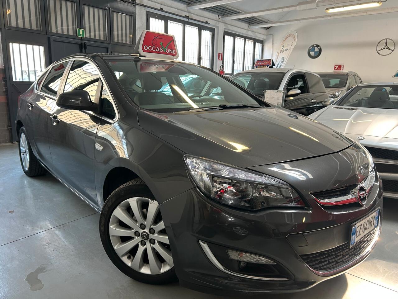 Opel Astra 1.4 Turbo 140CV 4 porte GPL Tech Cosmo