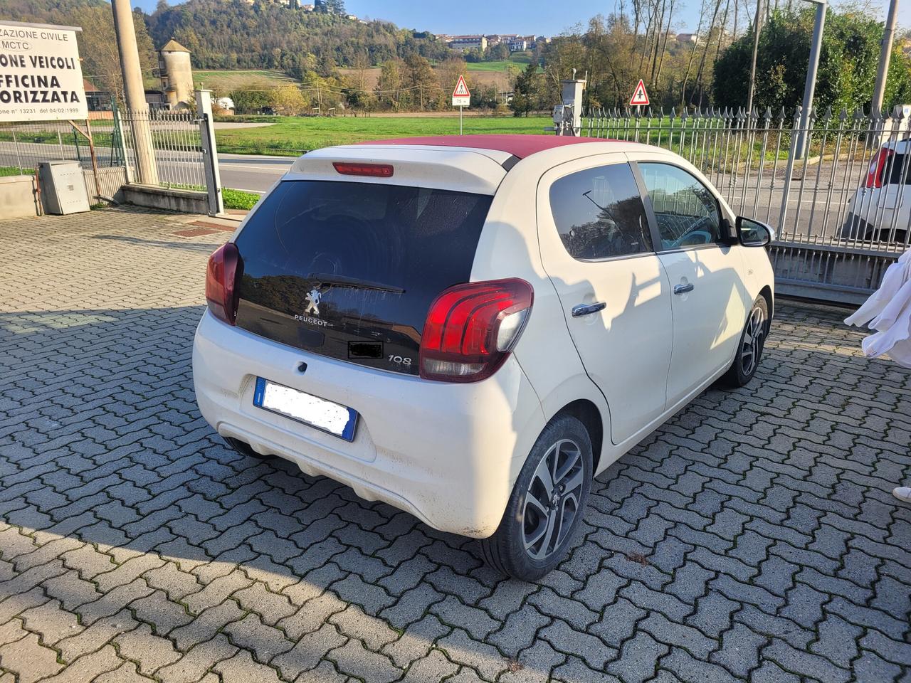 Peugeot 108 PureTech 82 5 porte Allure TOP!