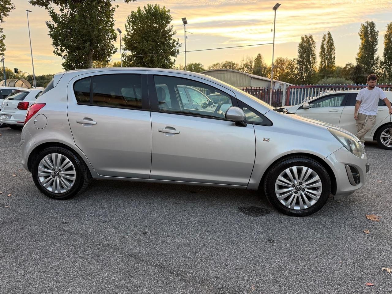 Opel Corsa 1.2 85CV 3 porte GPL-TECH b-color