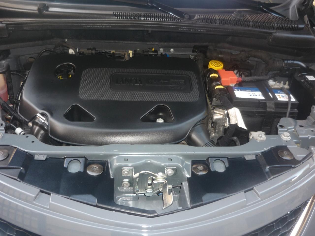 Lancia Ypsilon 0.9 TwinAir 85 CV 5 porte Metano Ecochic Silver