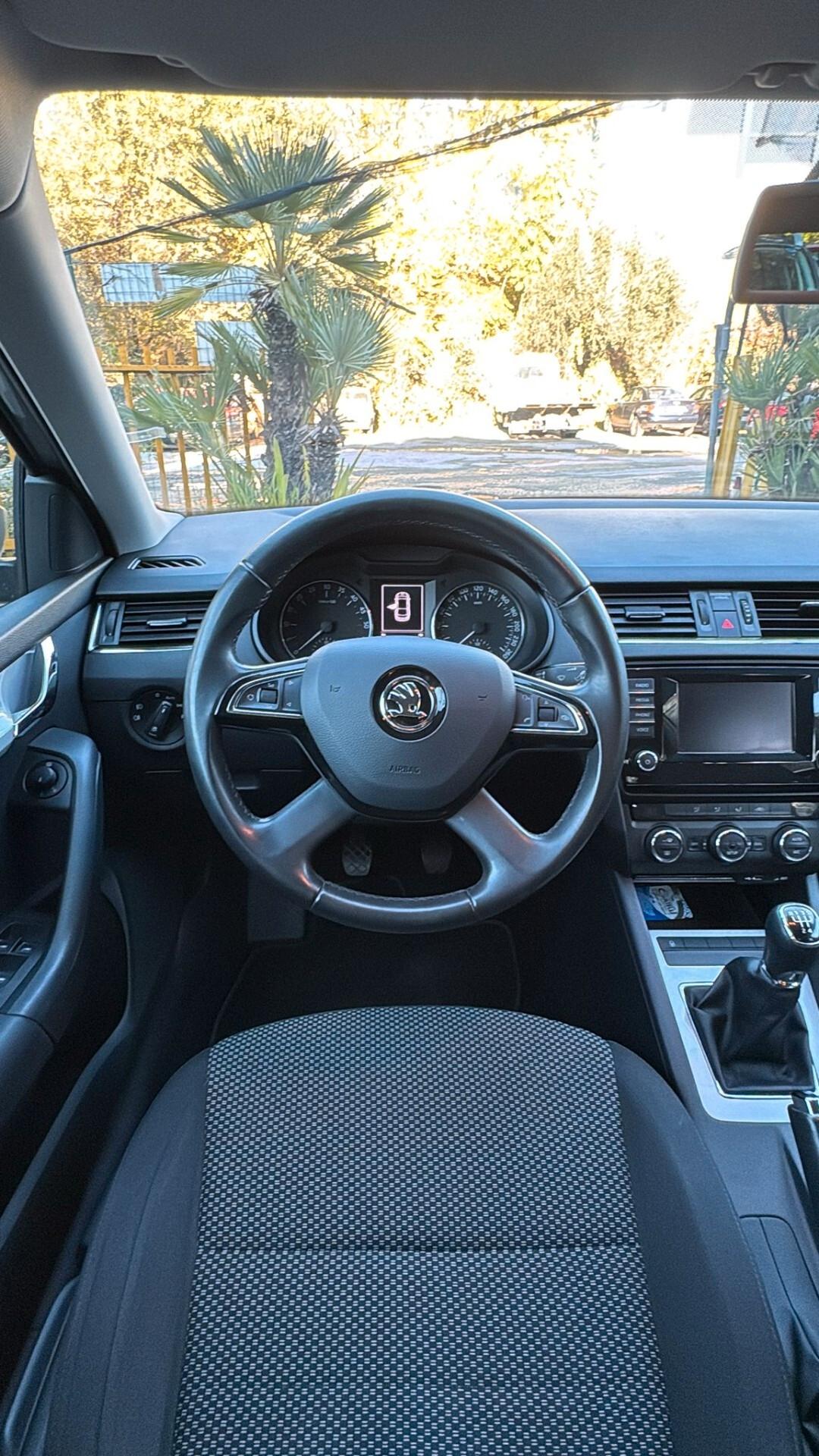 Skoda Octavia 1.6 TDI 105 CV Elegance