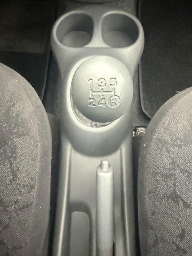 TOYOTA Yaris 1.0i 16V cat 3 porte Sol