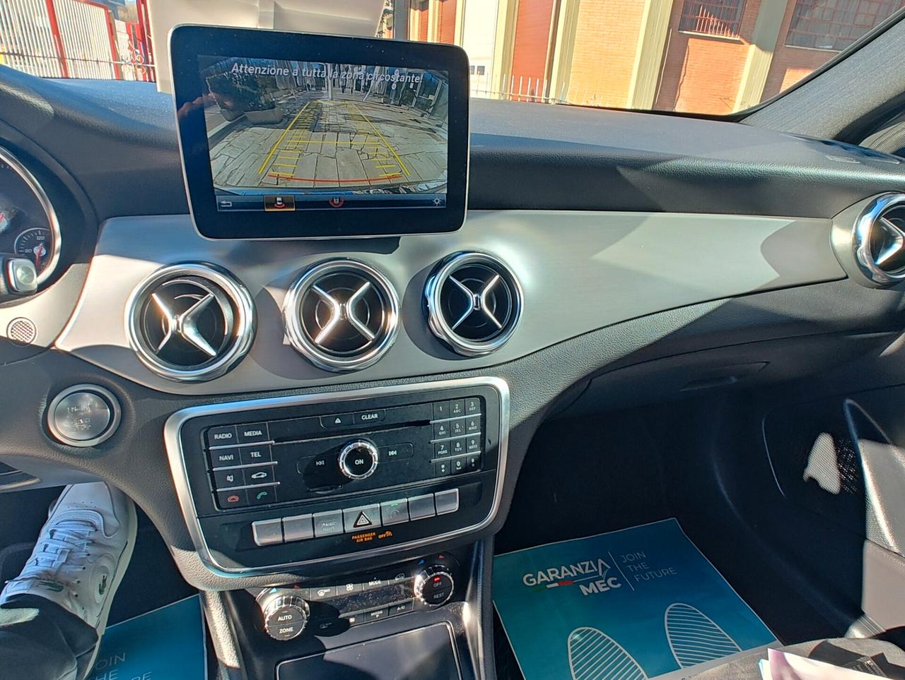 MERCEDES GLA 200D AUTOM. PREM. AMG LINE 2.0 136 CV