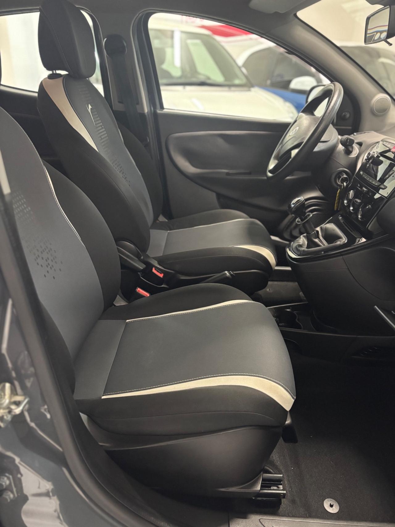 Lancia Ypsilon 1.2 69 CV 5 porte GPL