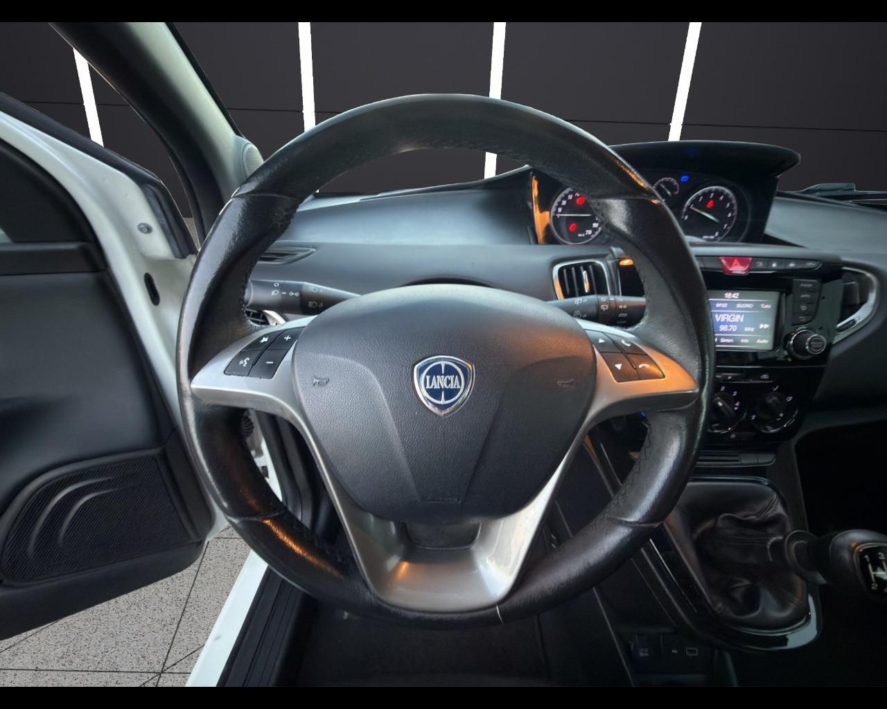 LANCIA Ypsilon 3ª serie - Ypsilon 1.2 69 CV 5 porte GPL Ecochic Elefantino Blu