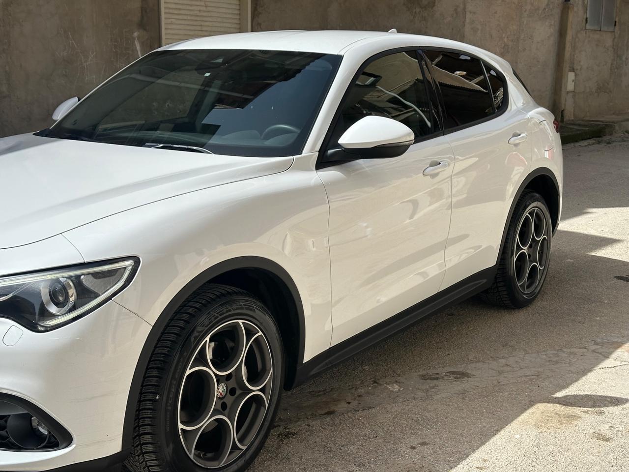 Alfa Romeo Stelvio 2.2 Turbodiesel 190 CV AT8 Q4 Super