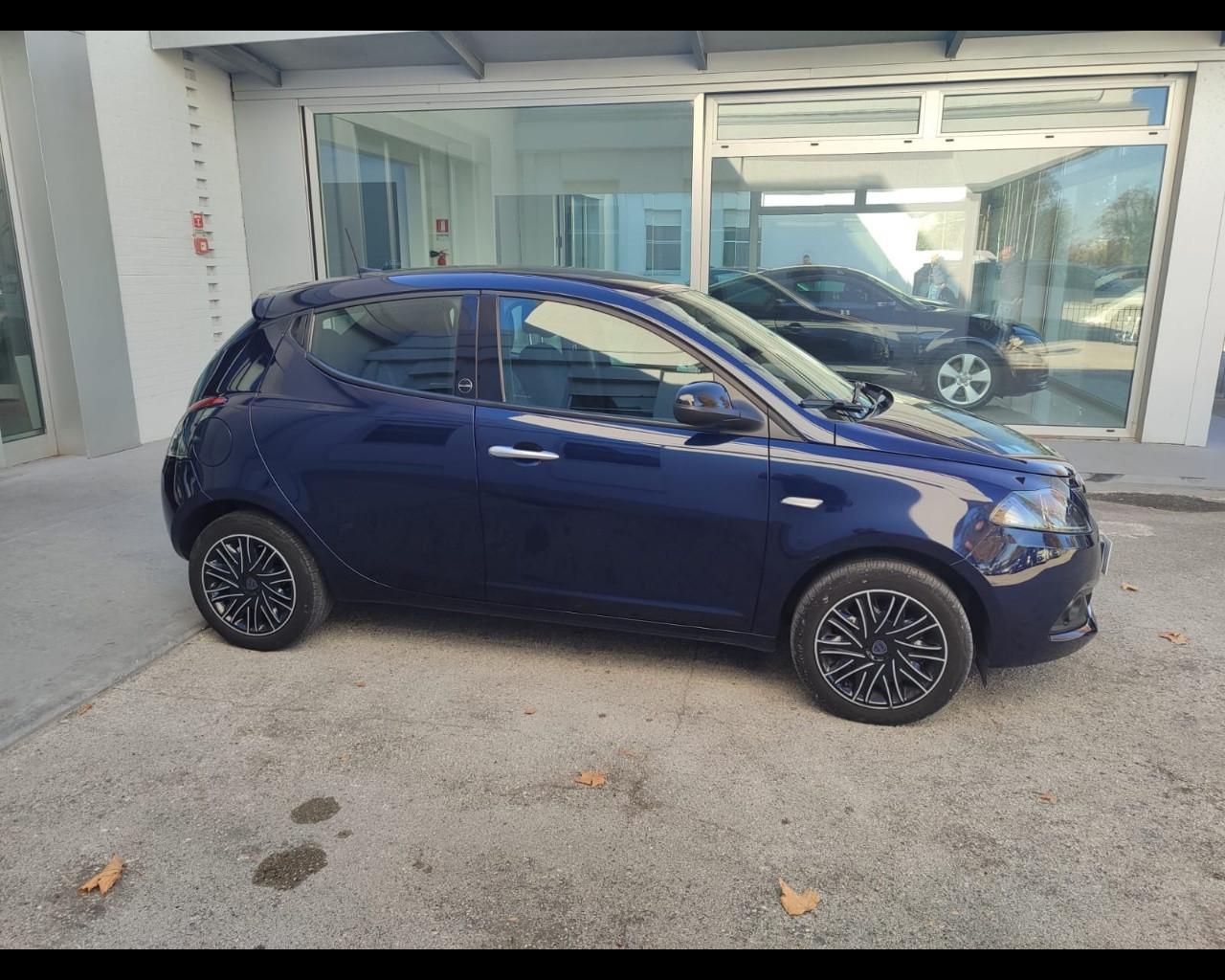 LANCIA Ypsilon 3ª serie - Ypsilon 1.0 FireFly 5 porte S&S Hybrid Ecochic Gold