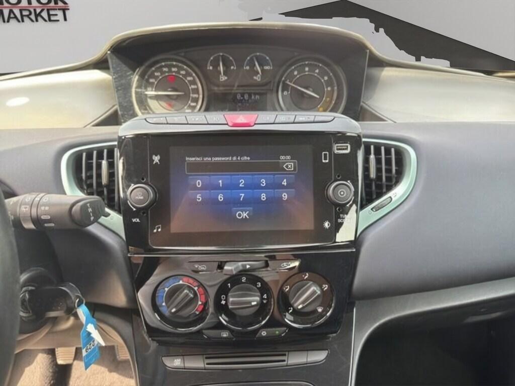 Lancia Ypsilon 5 Porte 1.0 FireFly Hybrid Silver