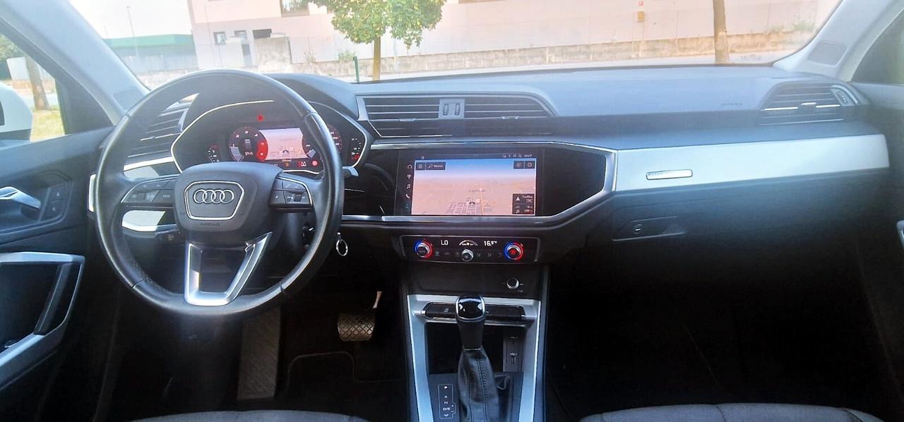 Audi Q3 35 TDI S tronic Business