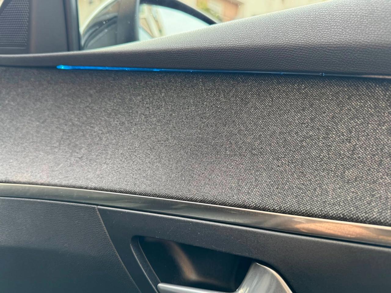 PEUGEOT 3008 1.5 HDI EAT8 ALLURE PAK PERFETTA