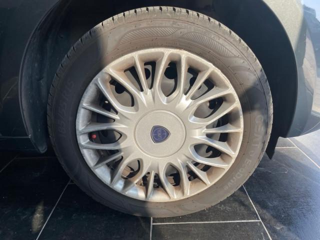 Lancia Ypsilon Ypsilon 0.9 85cv benzina Automatico Bluetooth