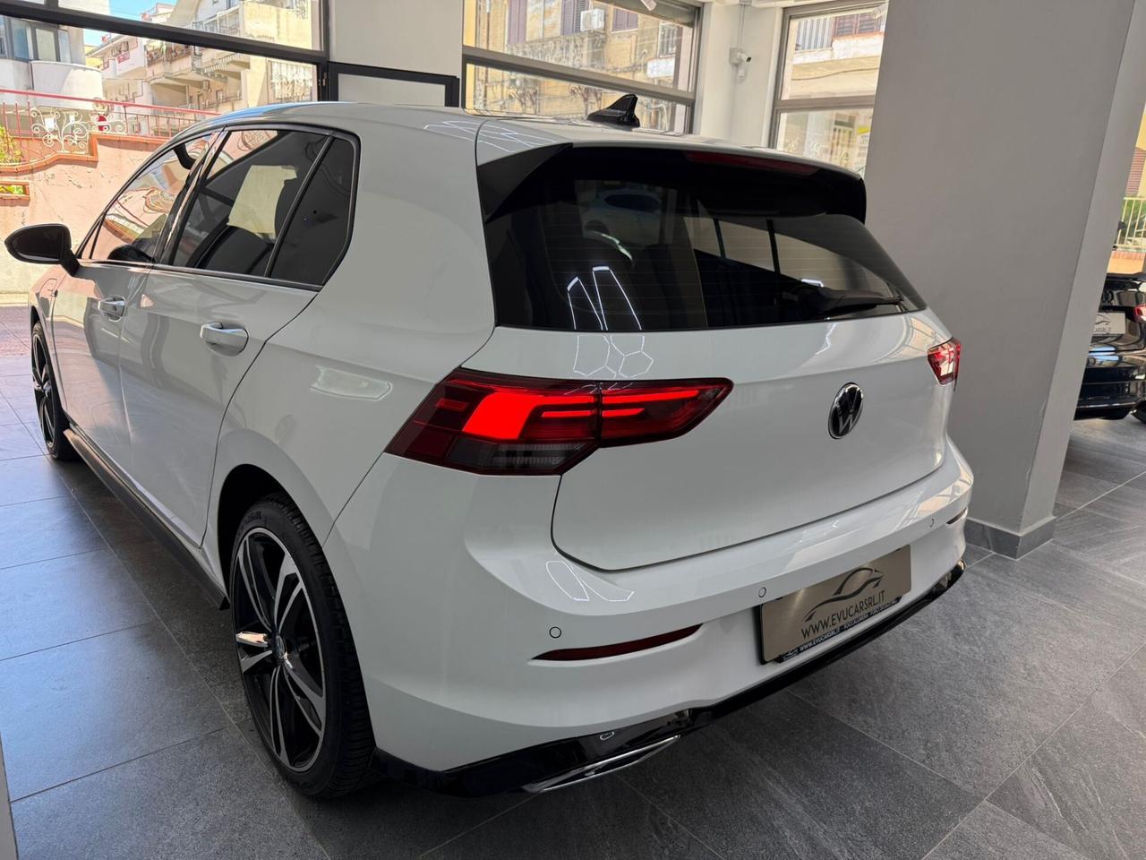 Golf 1.4 TSI eHYBRID 204 CV DSG Style Allestimento GTI NEOPATENTATI
