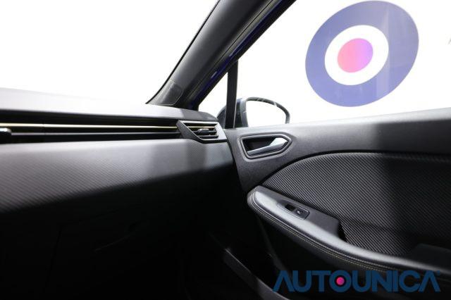 RENAULT Clio FULL HYBRID E-TECH 145 CV 5 PORTE ENGINEERED