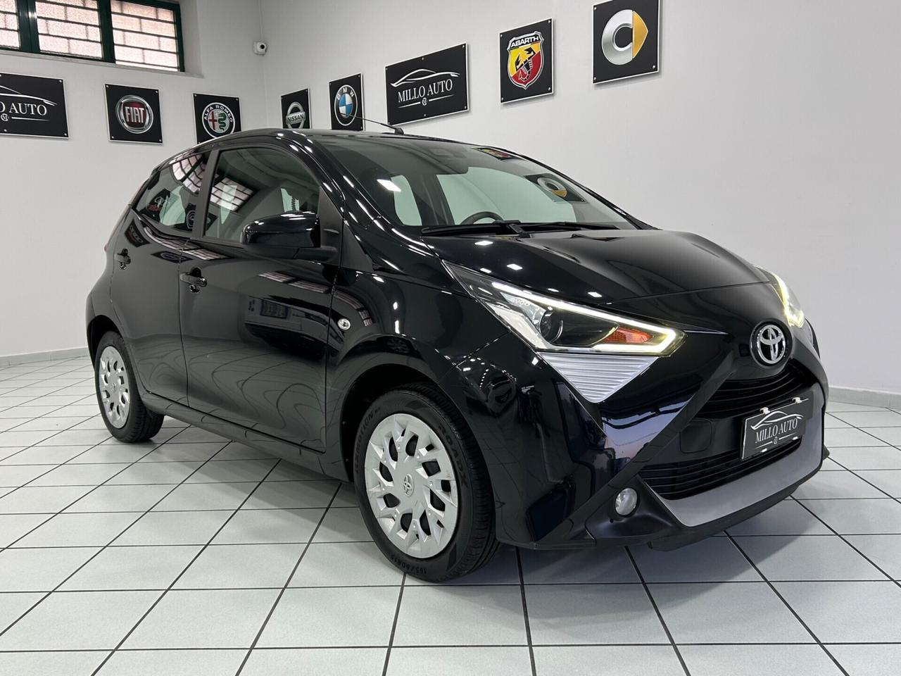 Toyota Aygo 1.0 VVT-i 72CV 5 porte x-play 29.000KM