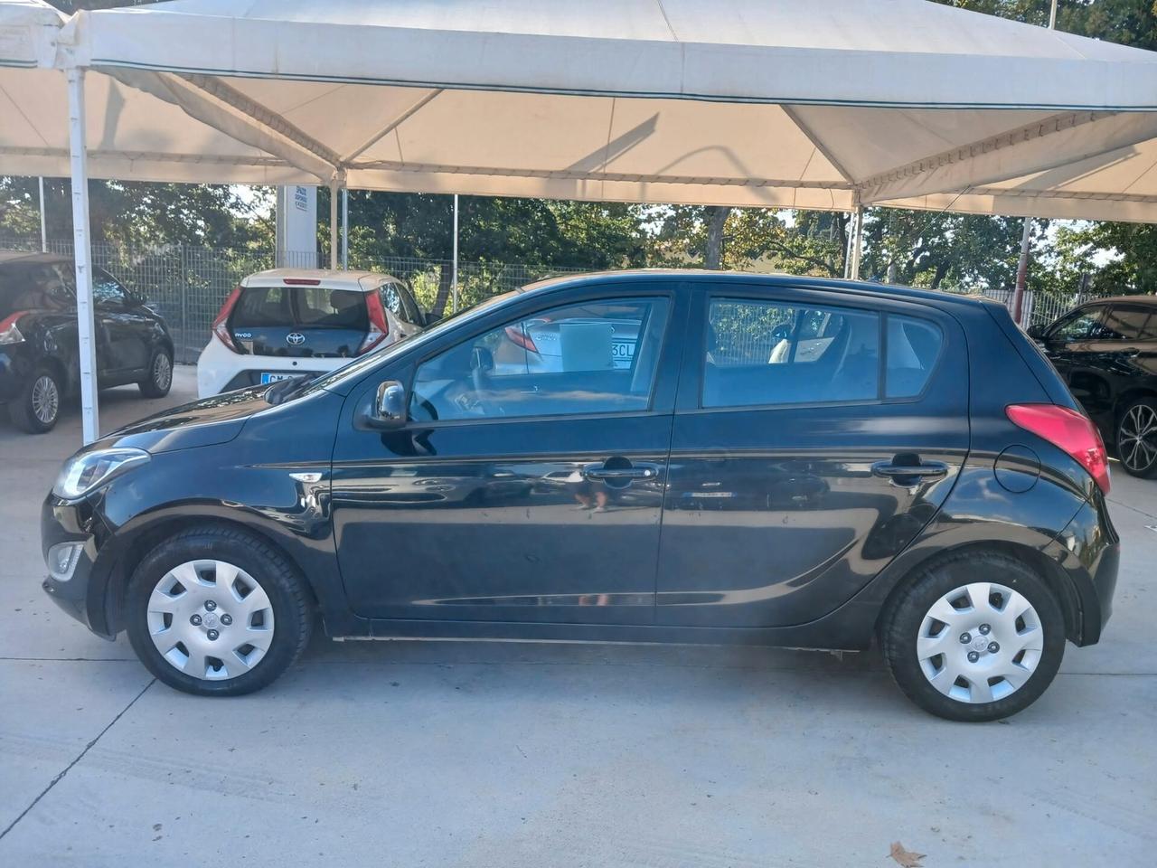 Hyundai i20 1.1 CRDi 5p. Classic KM 128000 consumi bassissimi ottima utilitaria