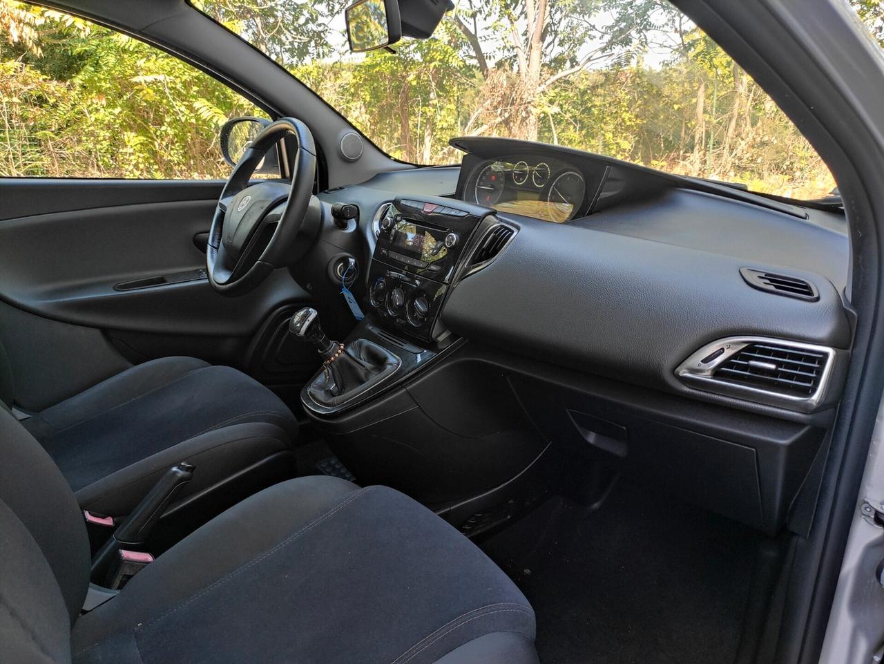 Lancia Ypsilon 1.3 MJT 16V 5 porte