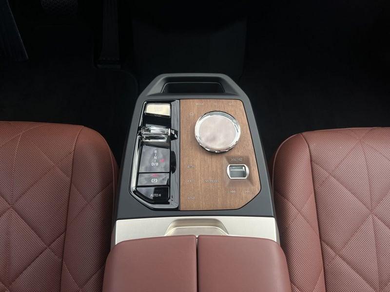 BMW iX i20 2021 M60