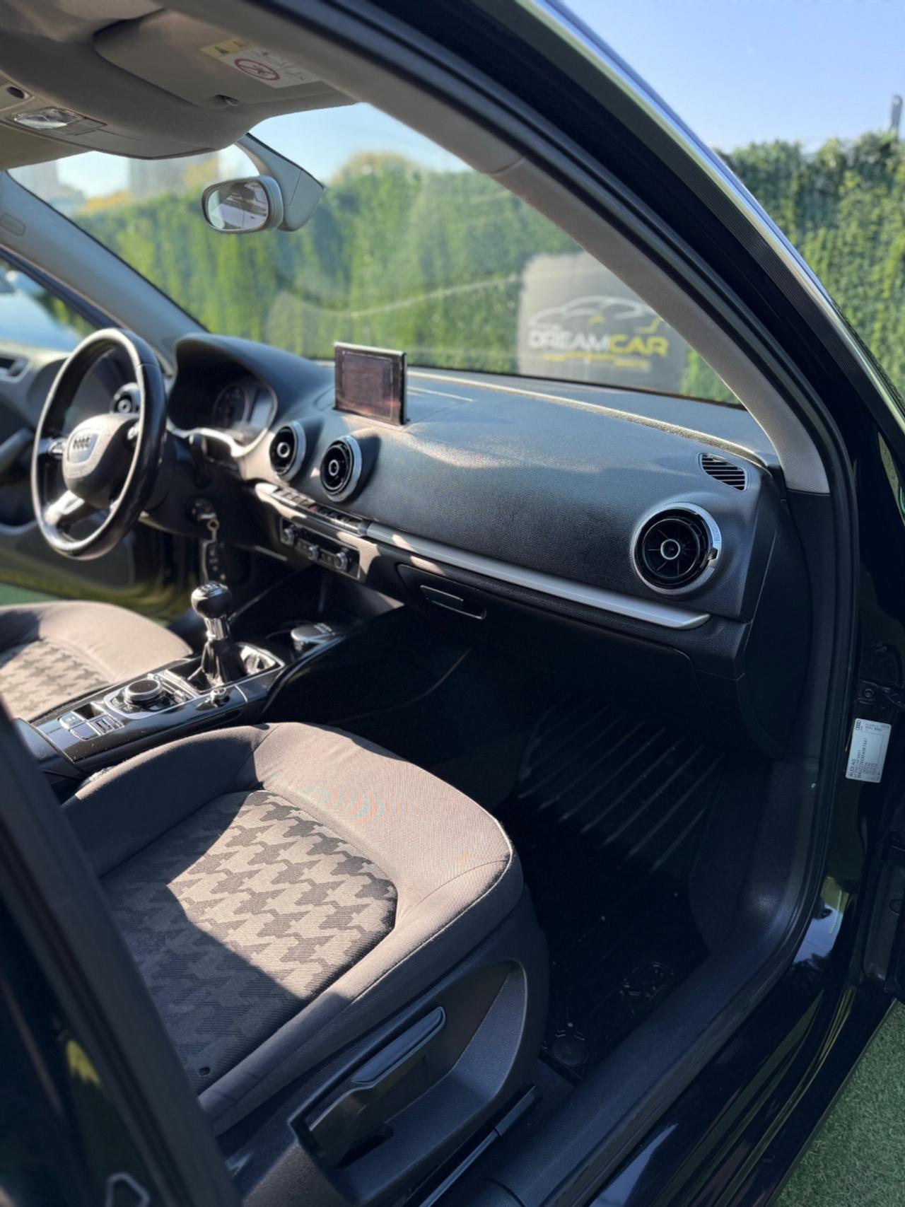 Audi A3 2014 1.6 DIESEL NEOPATENTATI FARI LED NAVI FULL