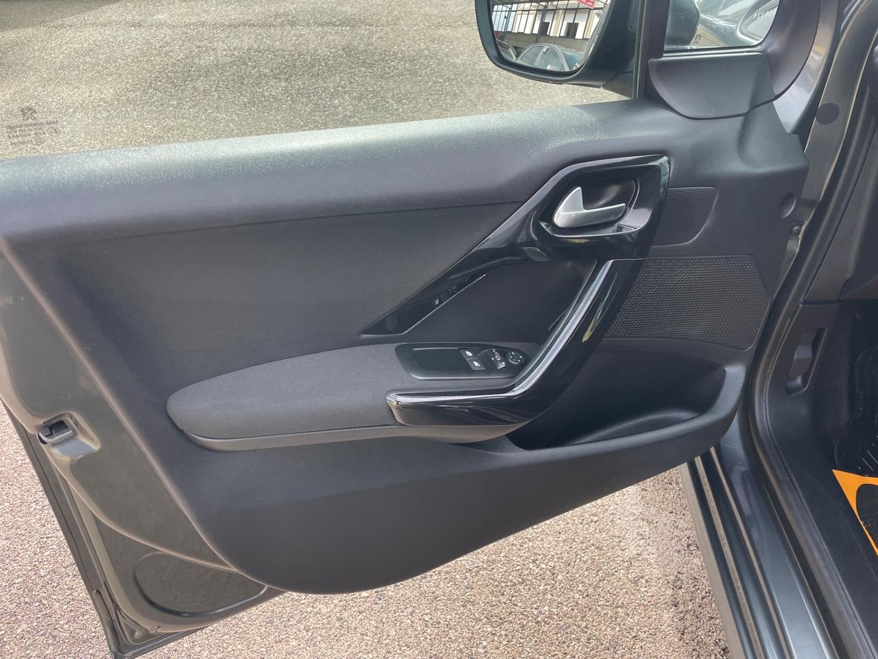 PEUGEOT 208 1.2 BENZINA 82 (CV) 2017