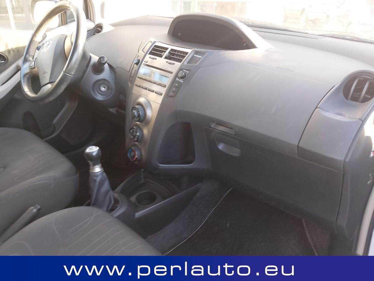 Toyota Yaris 1.0 5 porte Sol