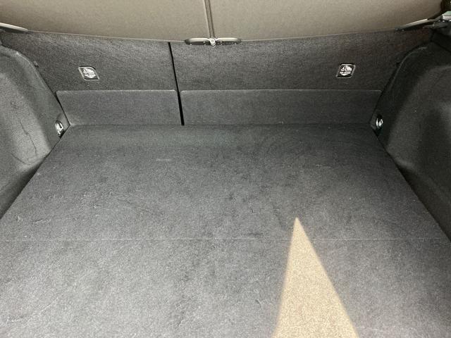 TOYOTA Prius 2.0 Plug-in Hybrid Lounge +