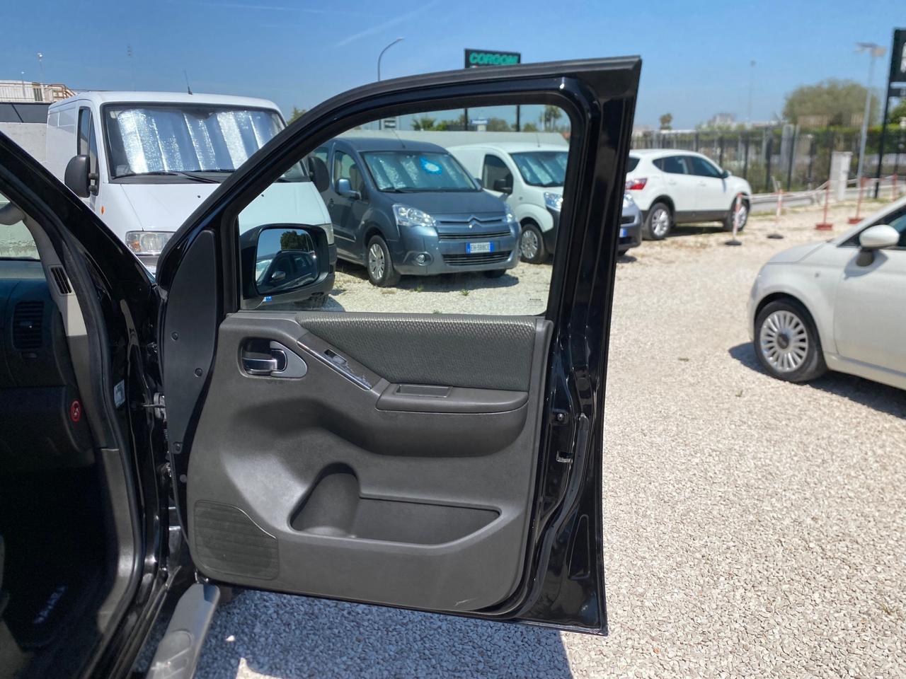 Nissan Navara N1 AUTOCARRO GANCIO TRAINO 2.5 dCi 190CV 4 porte Double Cab Sport