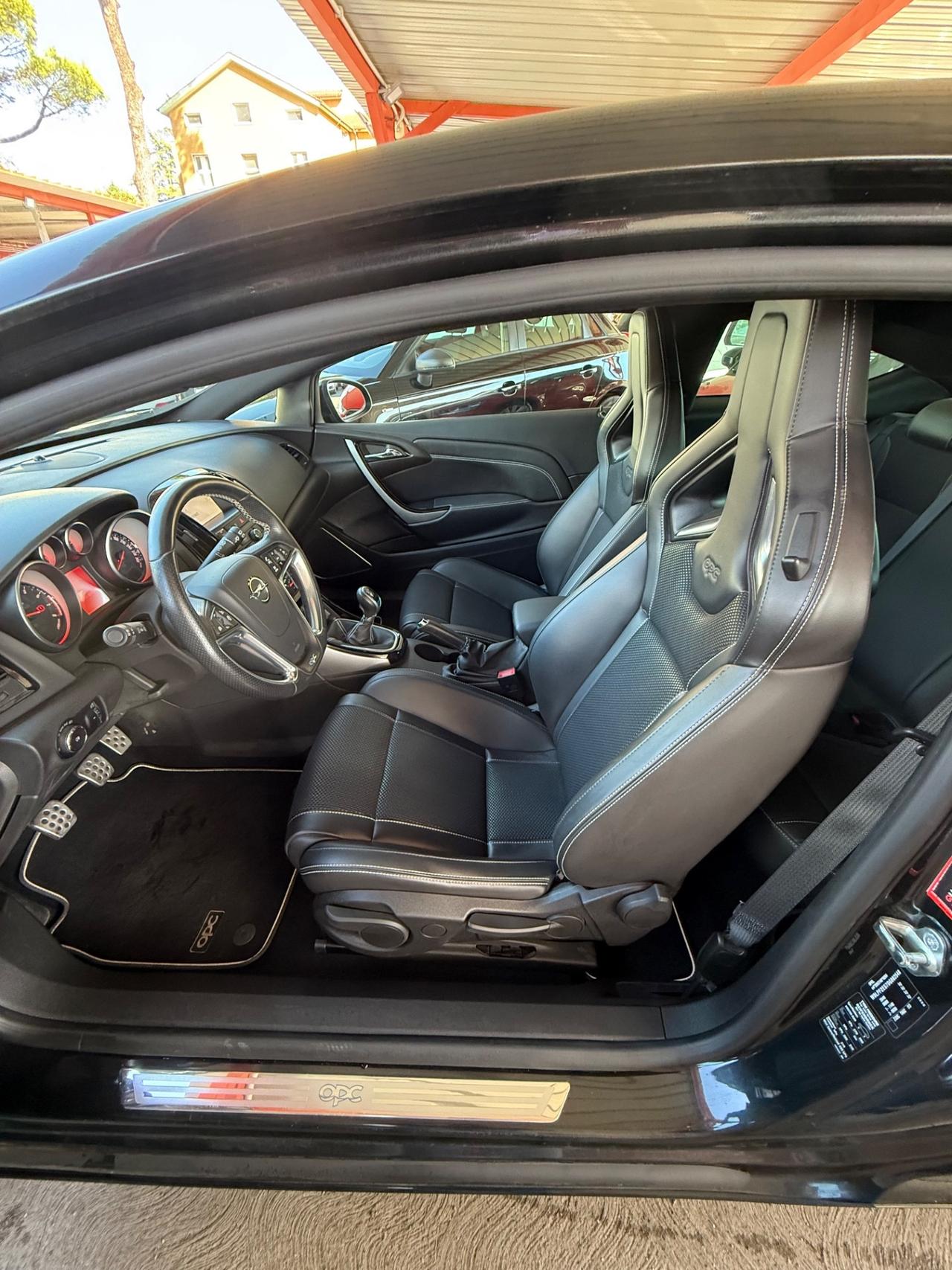 Astra GTC 2.0 Turbo 280CV -OPC-unipro-rate