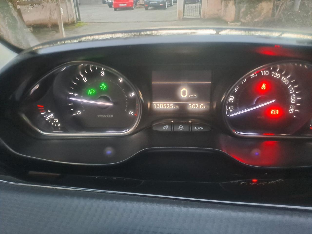 Peugeot 2008 1.6 e-HDi 92 CV Stop&Start Urban Cross